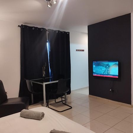 303 St Lazaros View Studio ลาร์นาคา ภายนอก รูปภาพ